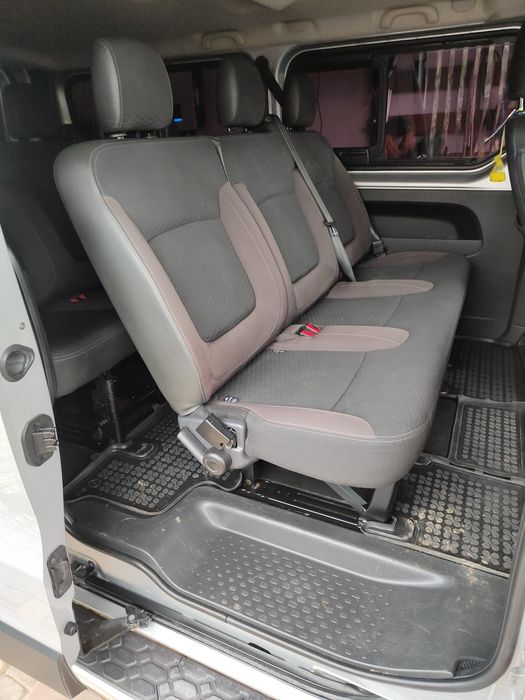 Wynajem busa 8 , 9 osobowego