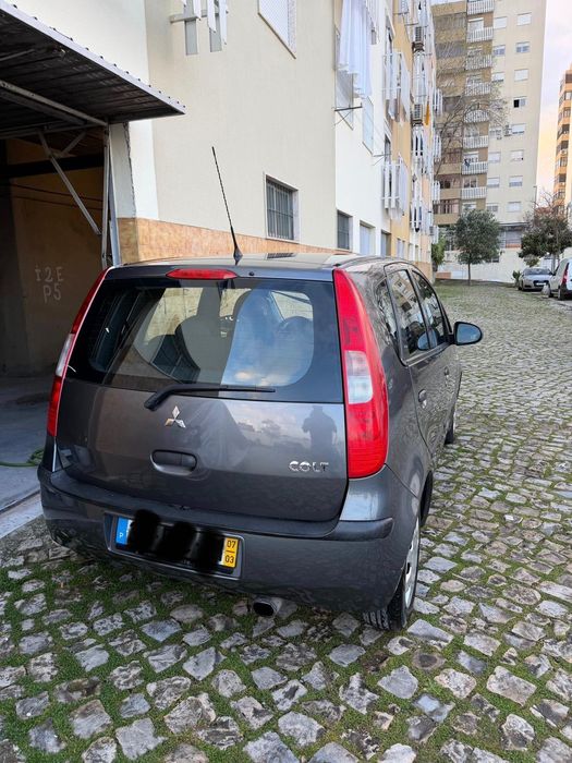 Mitsubishi Colt Z30 Gasolina, Económico e Fiável