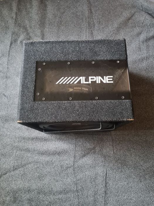 Alpine SBG-1224BR корпусний сабвуфер типу Bass Reflex