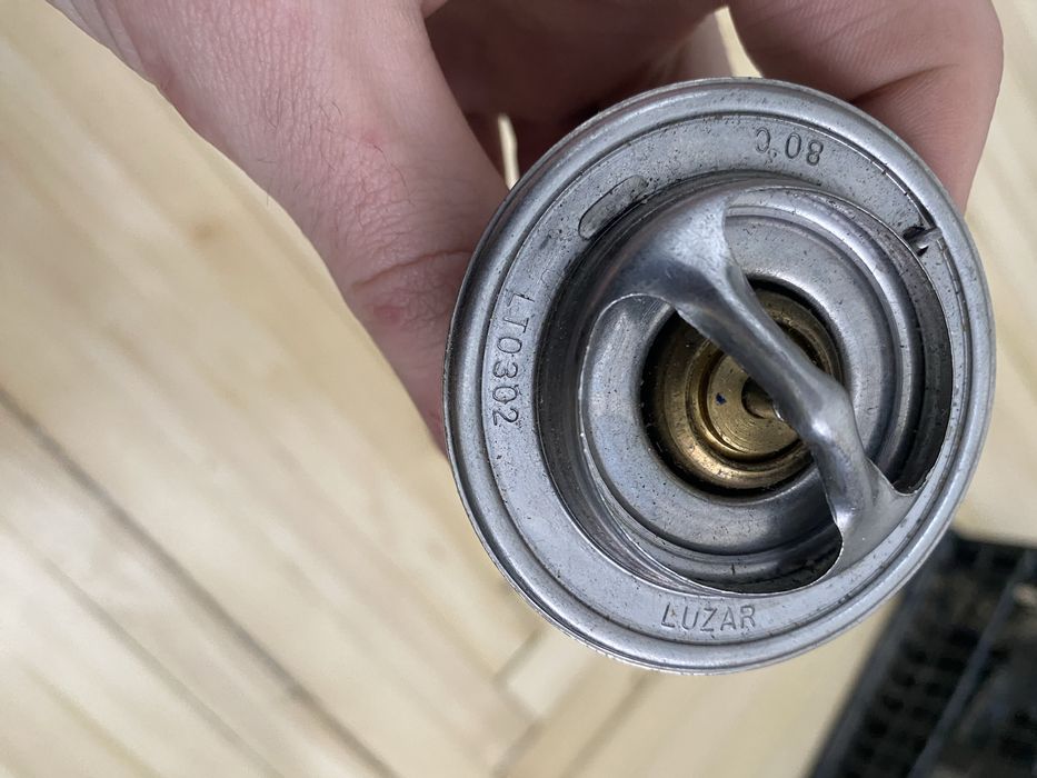 Термостат волга 24 /3110/3302/2217 (80 С) LUZAR LT 0302