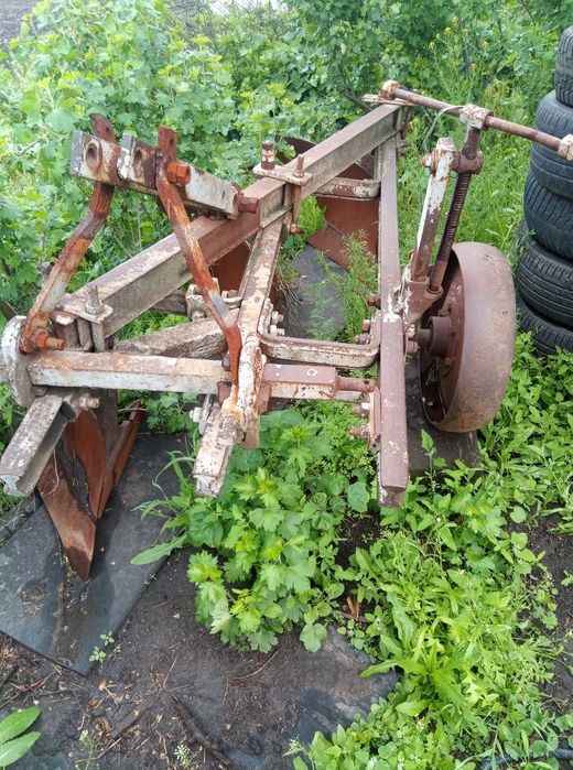 Продам плуг ПН-3-35