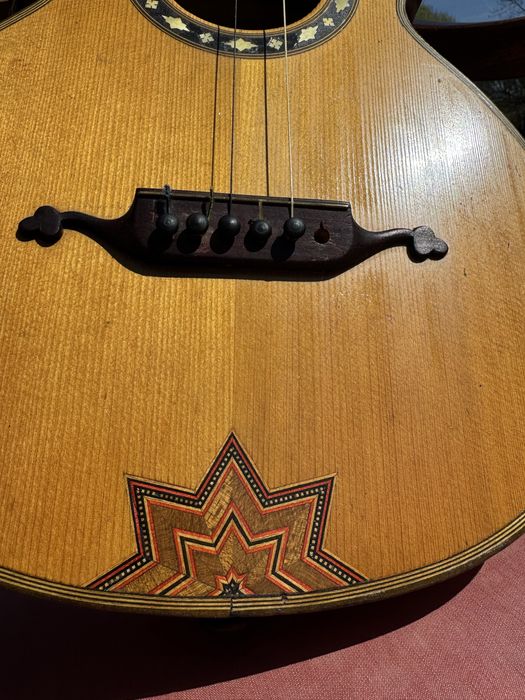 Stara gitara antyk