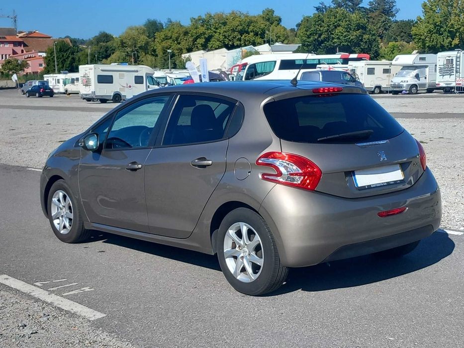 peugeot 208 1.2 c/ revisao — photo 3