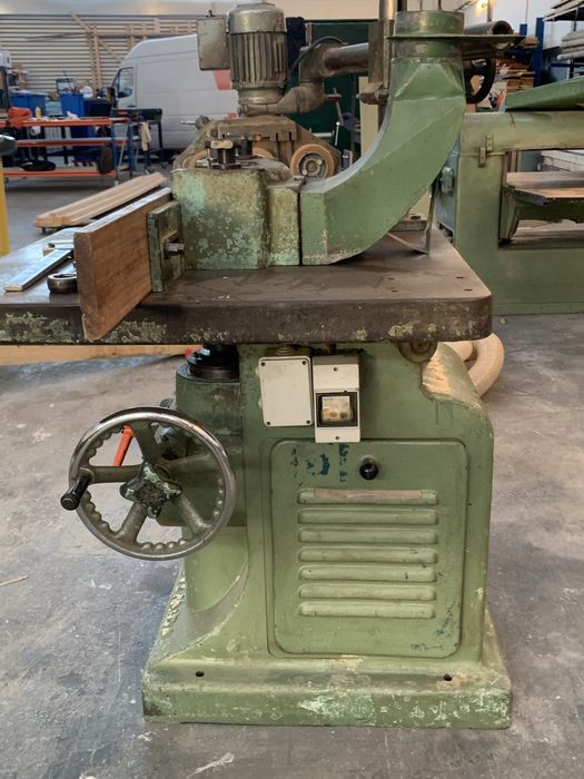 Tupia Vertical Mida TV3