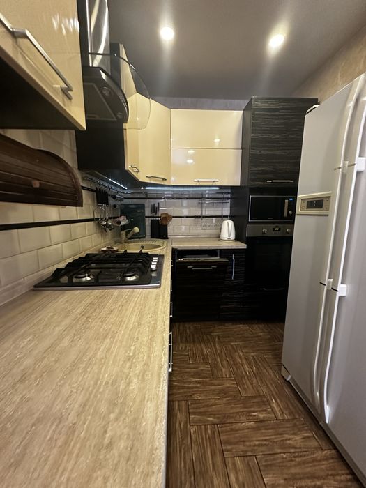 2 этажный дом  4-к  в районе улицы Луговской