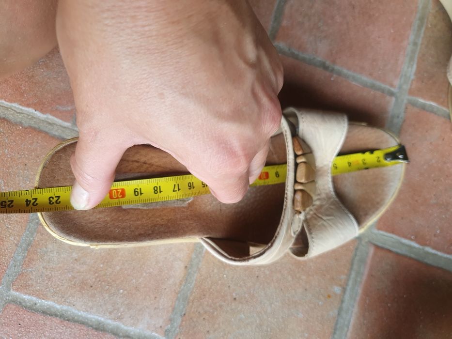 Ryłko klapki na koturnie 37/38 skóra