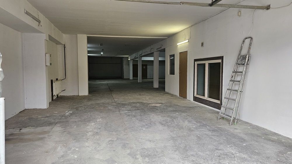 Hala magazyn budynek z częścią biurową, Każda Działalność