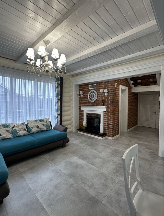 Просторий будинок у Тарасівці: зруб, 4 спальні, 7,5 соток!