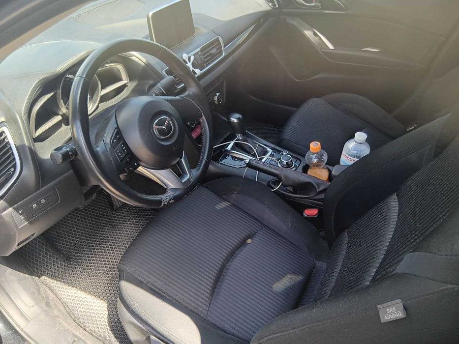 Mazda 3 2016 (1.5, бензин, автомат)