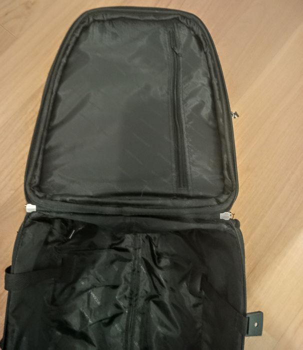 Trolley com mola da pega estragada