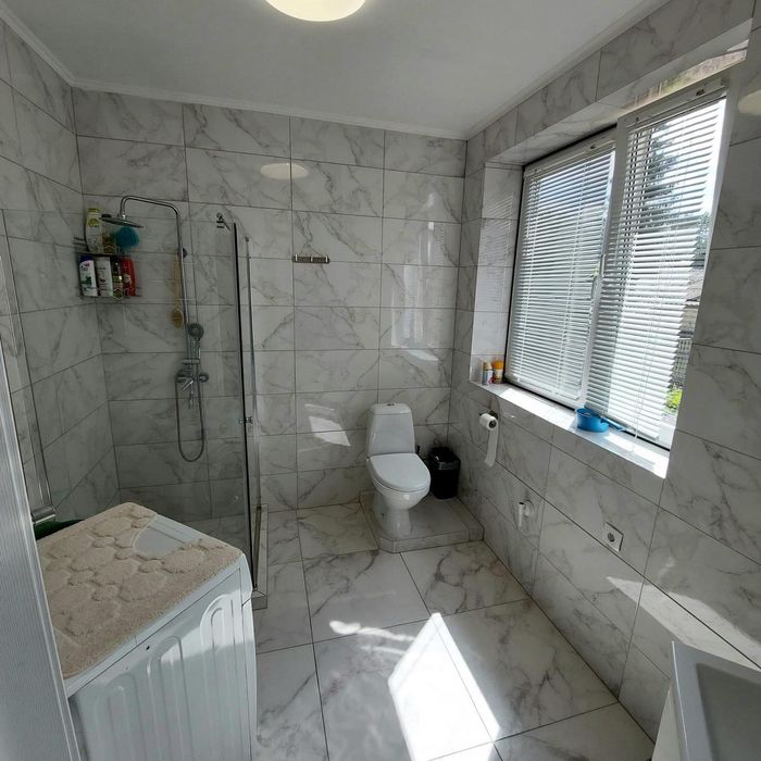 Продаж будинку 210 м кв з ремонтом в Брюховичах + земля 5 соток