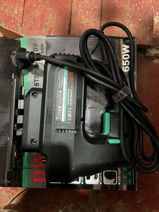 Электролобзик новый