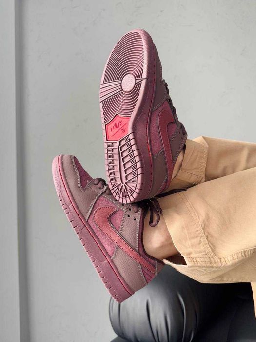 Nike Sb Dunk Low City Of Love Burgundy