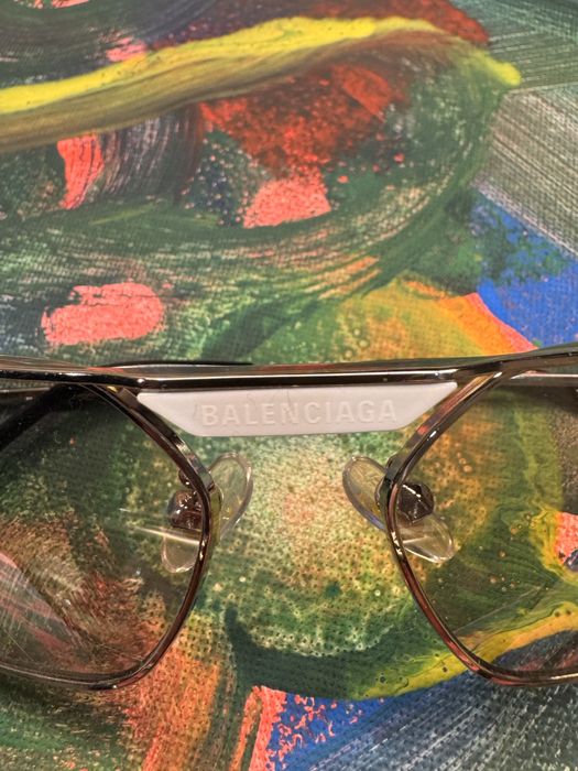 Окуляри, дуже стильні.