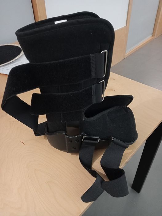 Bota ortopédica - Pé esquerdo