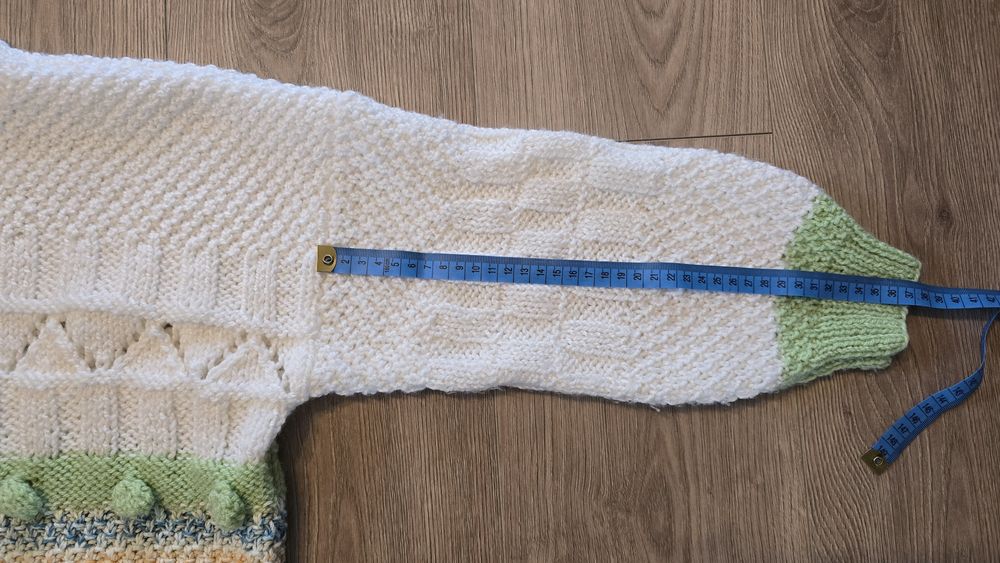 Sweter z włóczki ręcznie robiony