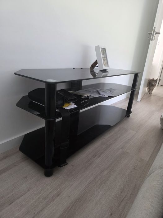 Móvel em vidro para TV