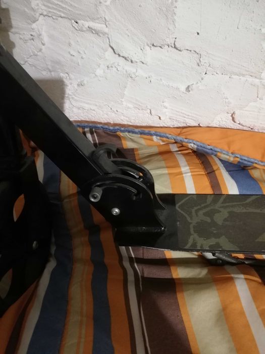 vendo trotinete em excelente condicoes,dobravel para caber em qualquer sitio