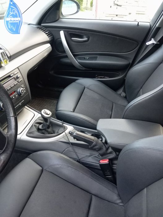 BMW 118d.      .