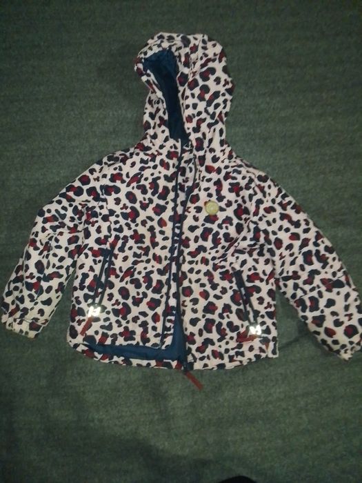 Отдам на девочку вещи и обувь