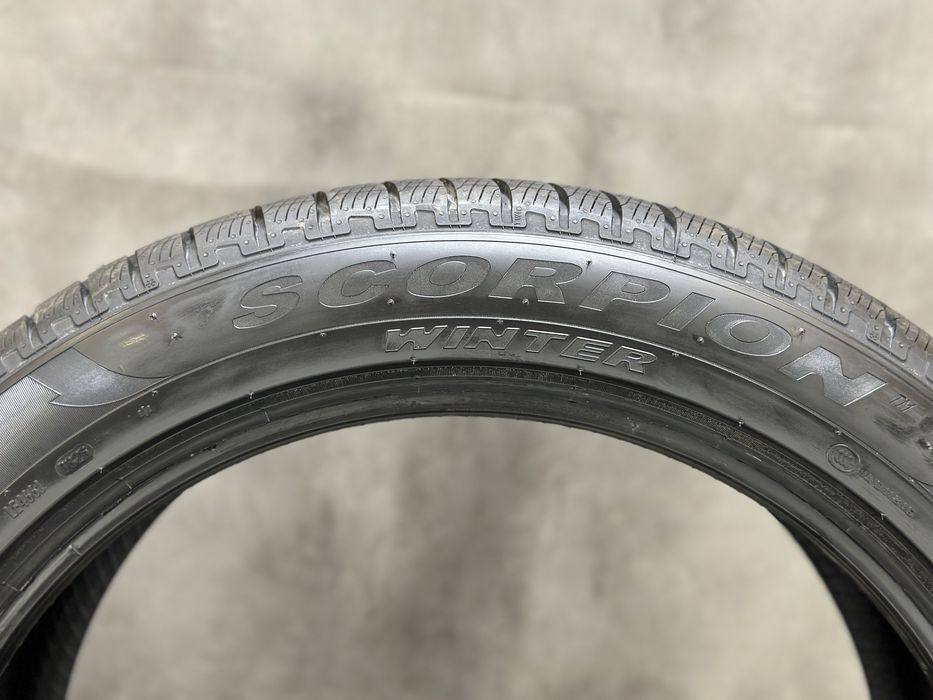 Нові зимові шини Pirelli Scorpion Winter 285/45 R22 114V Land Rover