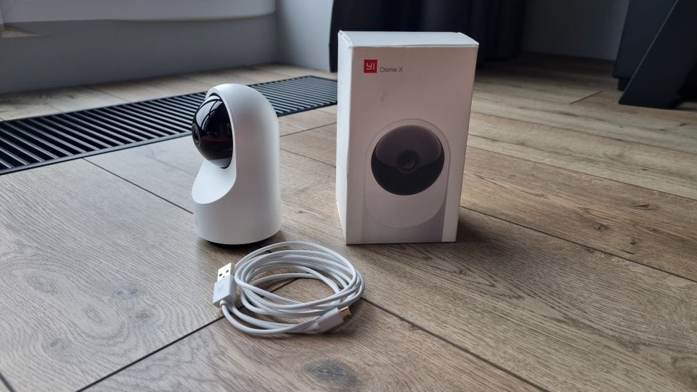 Продам камеру YI Dome X 1080