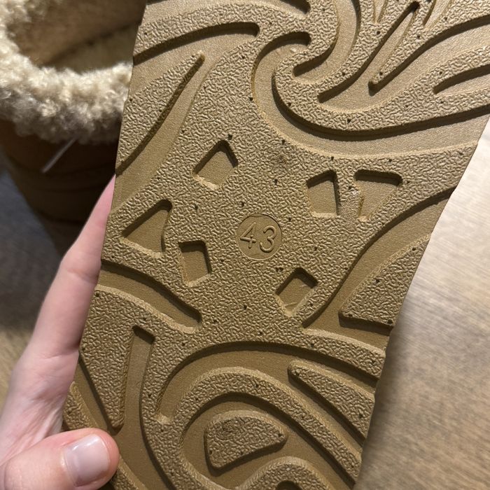 Угги жіночі, Китай