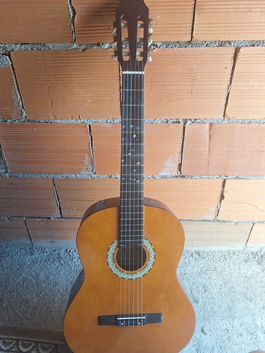 Guitarra 50€eurosSatarem/almerim
