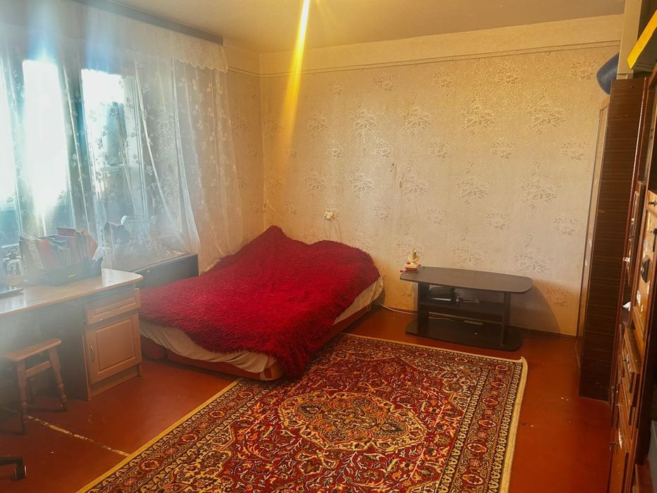 Простора, видова квартира в центрі міста  Тетіїв від власника.