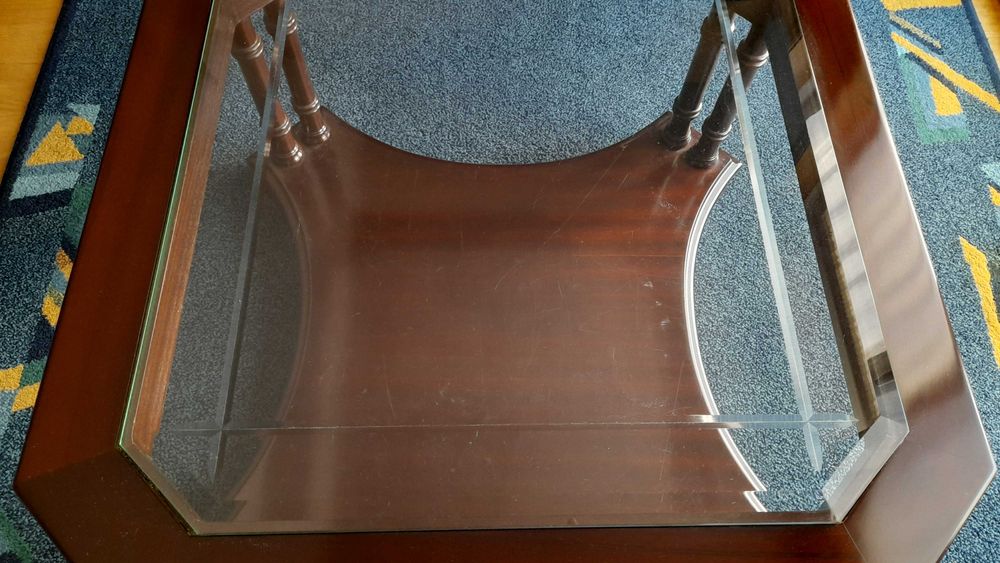 Mesa de apoio / centro de sala clássica em vidro e mogno