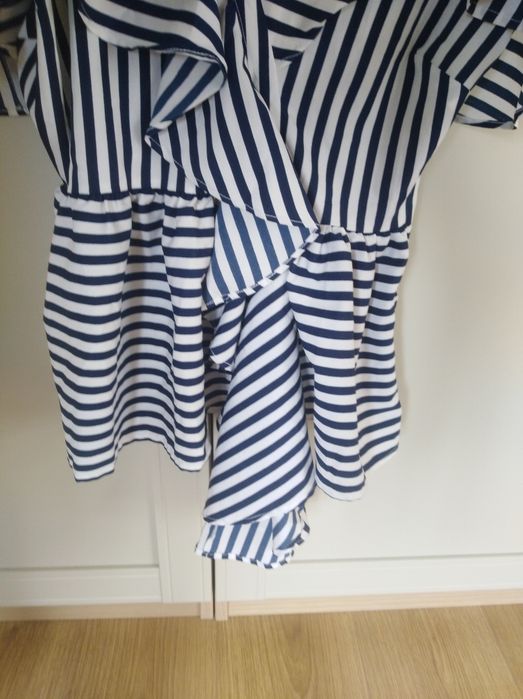 Bluzka letnia z falbankami, w paski 38, M