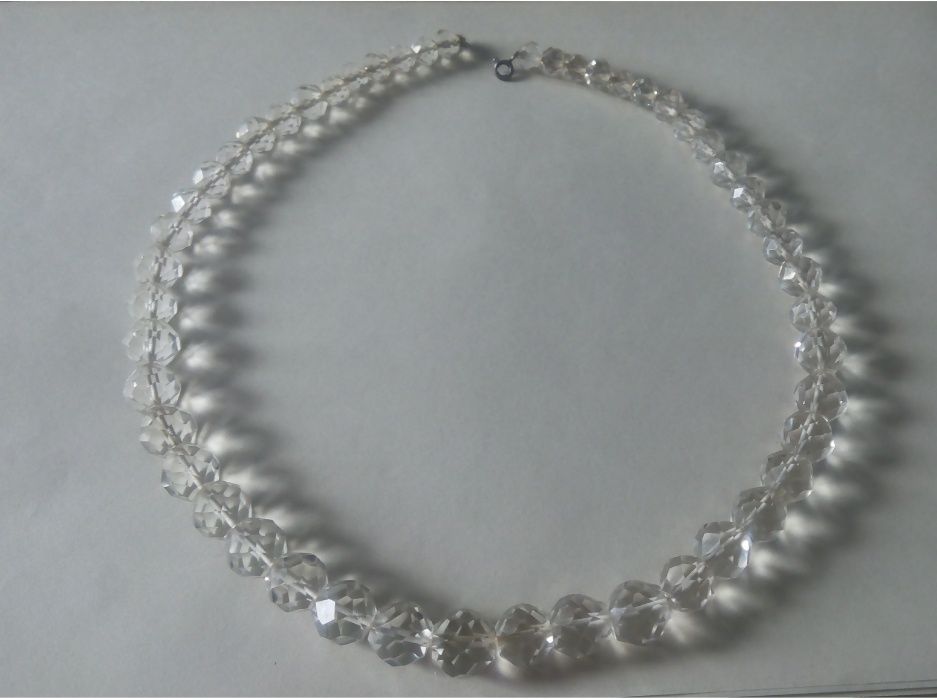 Бусы ссср горный хрусталь с серебряным замочком 875 пробы .