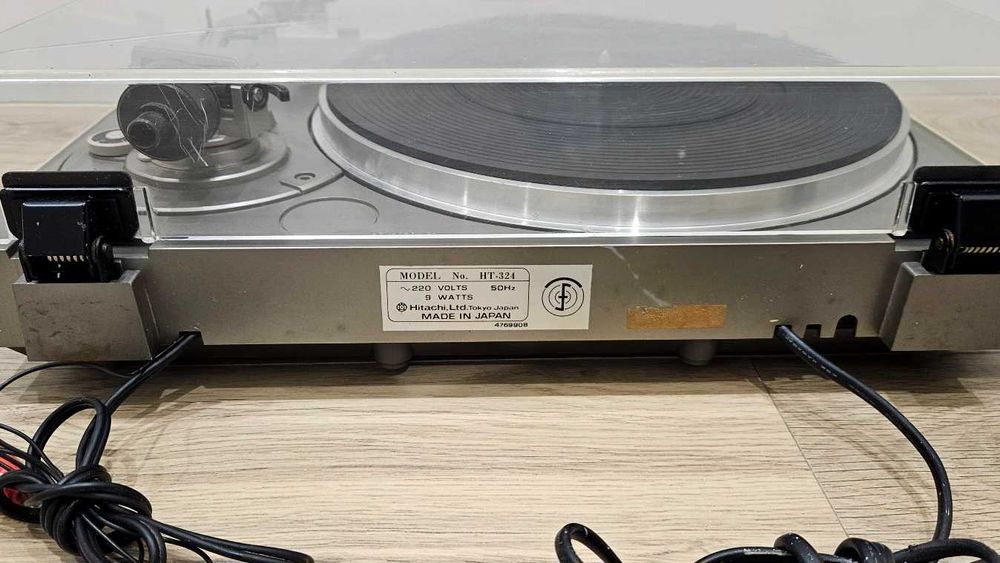 Gramofon Hitachi HT-324