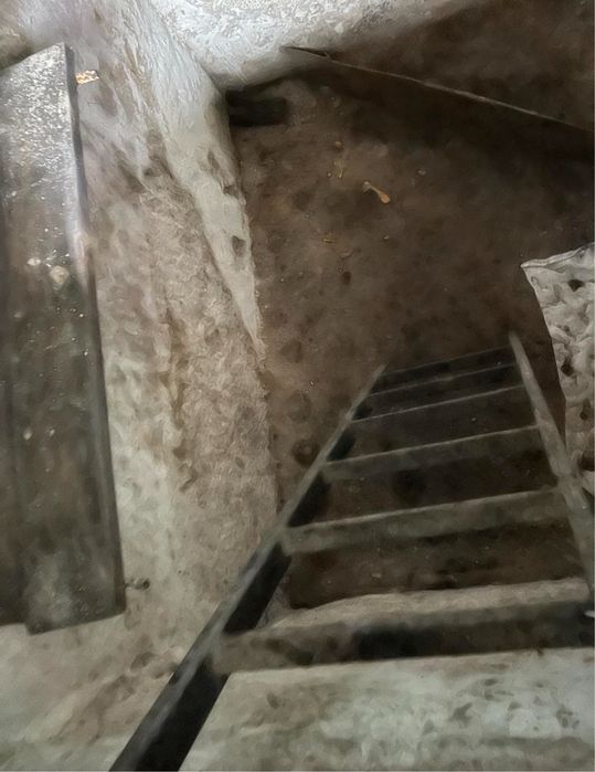 Продам гараж з підвалом