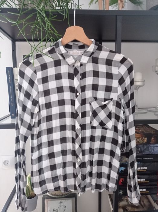 Krótka kraciasta koszula Pull&Bear, miękka i przewiewna, rozmiar S