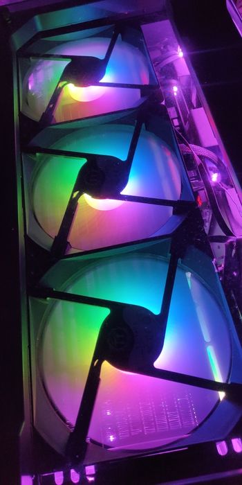GTX 1080 Ti AORUS Thermaltake Floe Riing 360 MSI RGB STRIP NZXT G12