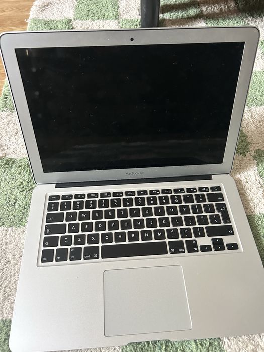 Sprzedam MacBook Air 13″ (A1466) – gotowy do pracy