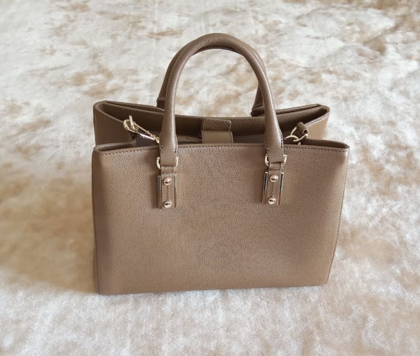 Mala em pele, original Hugo Boss - Nova