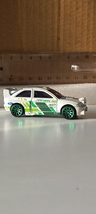 Ford escort rally 2015 hot wheels