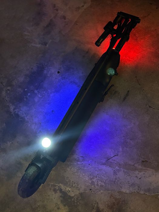 Electric Scooter | Swedish Import | Suspension | Lights | Foldable