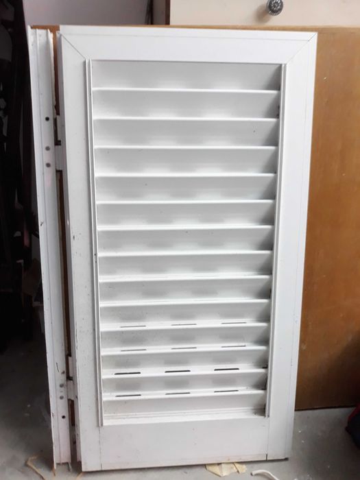 Varios Persianas aluminio verdes e brancas