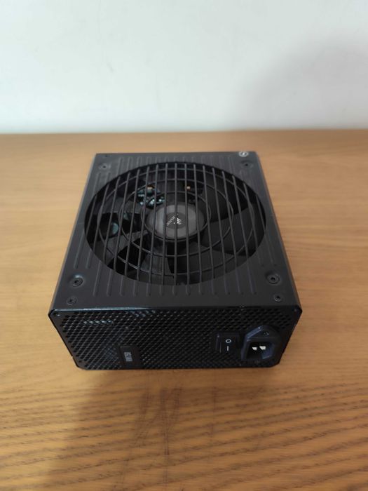 Fonte Corsair RM750 – 750W64738637726594121