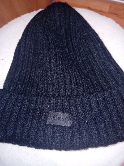 Czapka damska  czarna