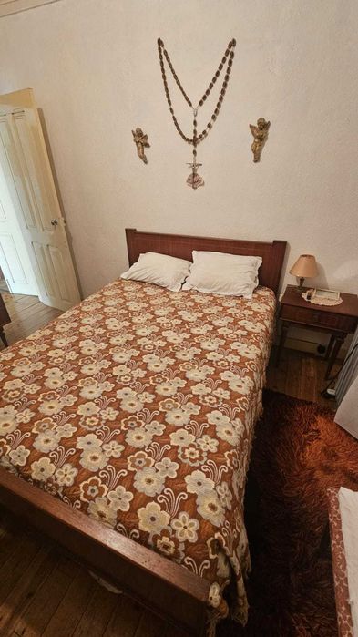 Cama de casal, mesas de cabeceiras e Comoda