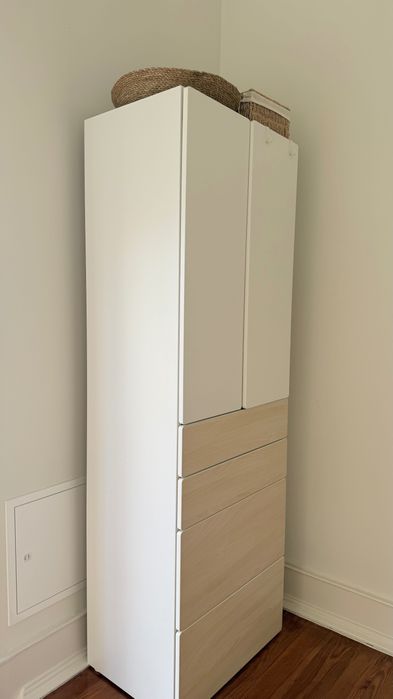 Roupeiro infantil Platsa e Samstad IKEA branco e madeira