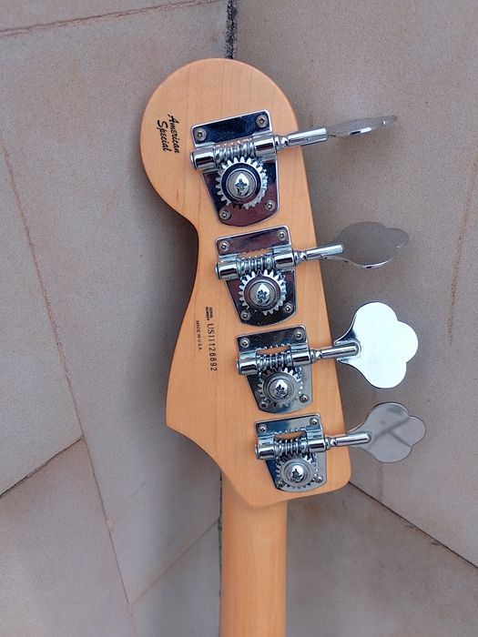 Бас-гитара   Fender Jazz Bass 2011 USA