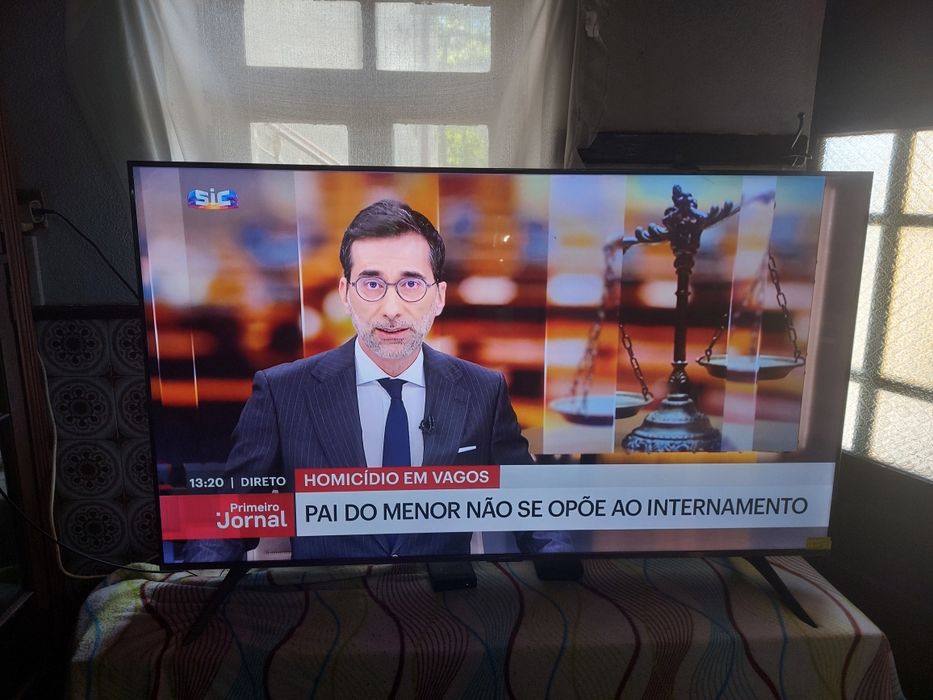 Televisão de 65 polegadas