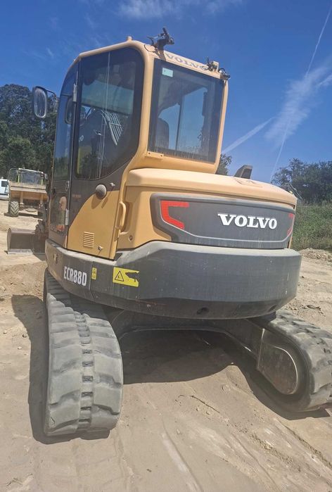 MÁQUINA DE RASTOS VOLVO ECR88D