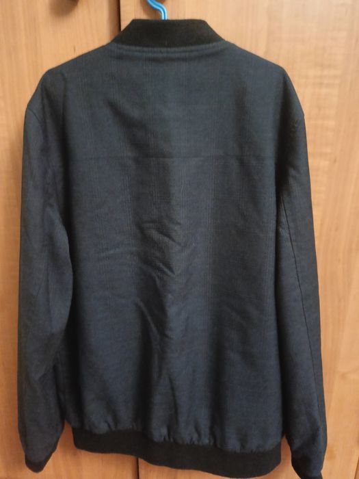 Бомбер куртка на 10-11 р