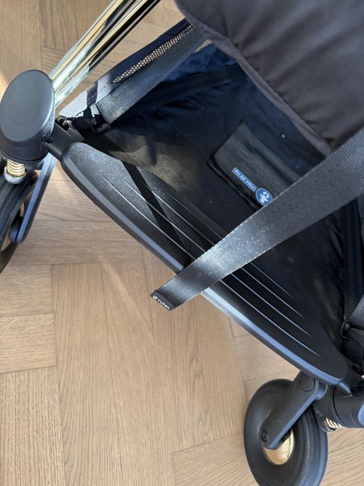 Cybex coya jeremy scott